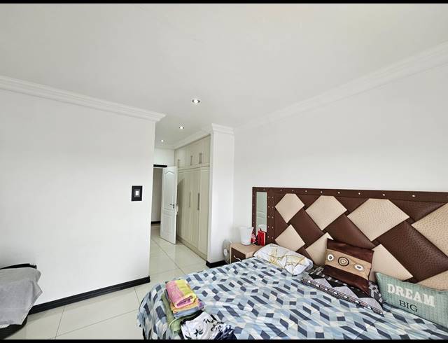 6 BEDROOM GATED ESTATE FOR SALE IN PANORAMA PARK